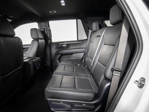 Used 2025 Chevrolet Tahoe LT RWD image 10