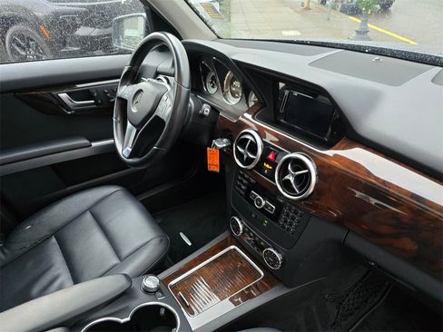 Used 2015 Mercedes-Benz GLK 350 4MATIC image 10