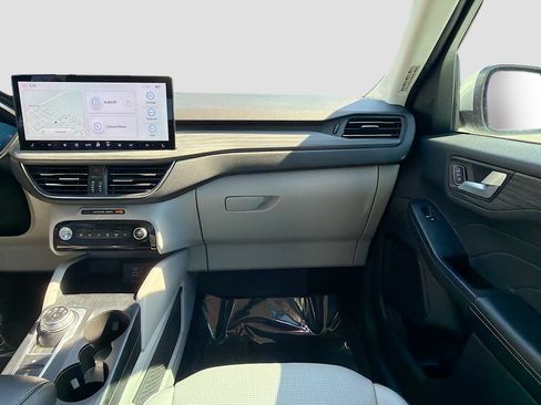 Used 2023 Ford Escape Platinum image 17