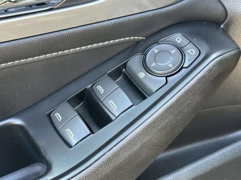 Used 2023 Chevrolet Traverse LT AWD/4WD image 14