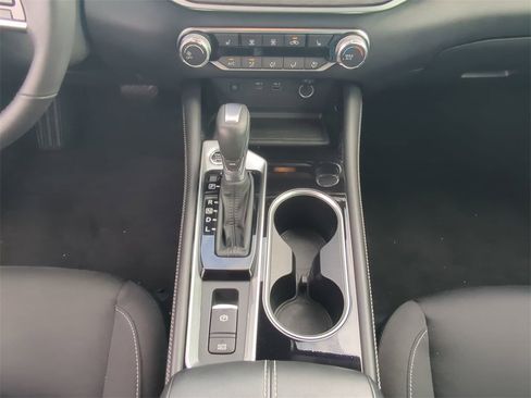 Used 2023 Nissan Altima 2.5 SV w/ SV Premium Package image 18