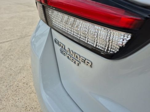 Used 2021 Mitsubishi Outlander Sport LE FWD image 32