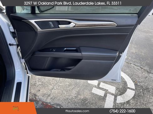 Used 2015 Ford Fusion SE w/ Equipment Group 202A AWD/4WD image 32
