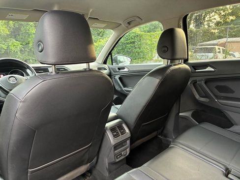 Used 2018 Volkswagen Tiguan SE FWD image 15