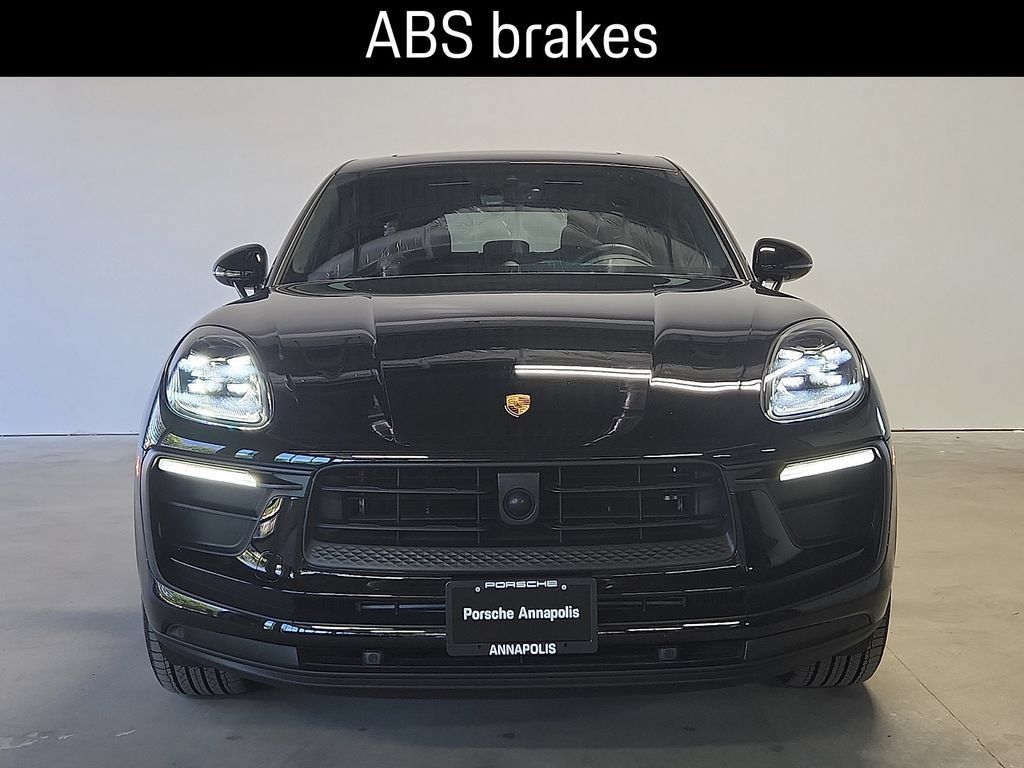 Certified 2026 Porsche Macan AWD/4WD image 8
