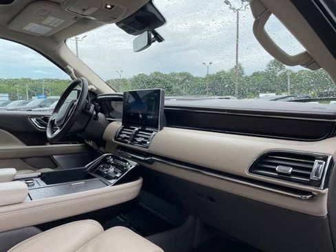 Used 2023 Lincoln Navigator Reserve AWD/4WD image 31