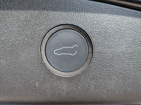 Used 2022 Tesla Model 3 Standard Range image 39