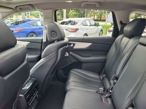 Used 2025 Acura MDX w/ Technology Package FWD image 12