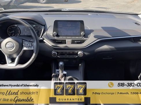 Used 2021 Nissan Altima 2.5 SR w/ SR Premium Package image 17