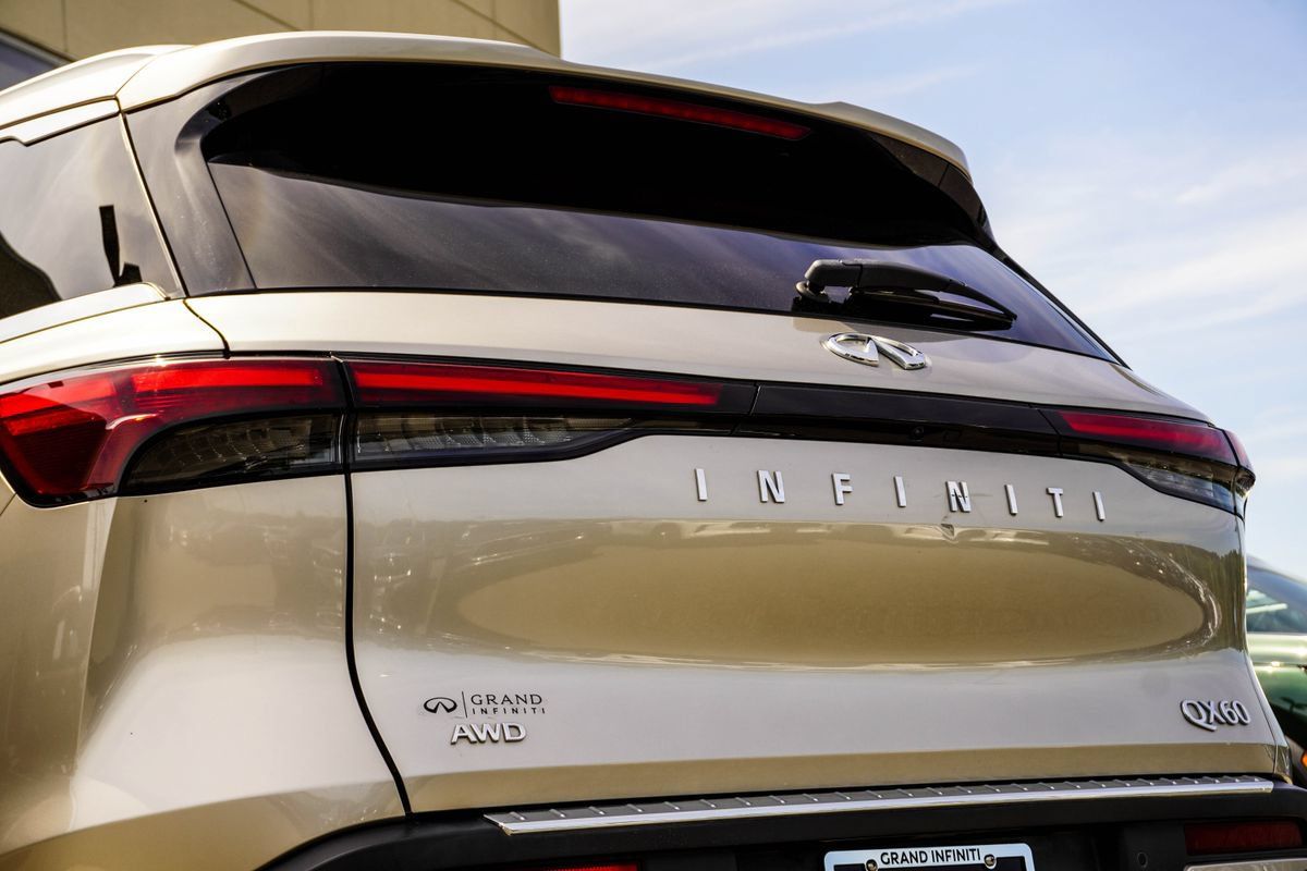 Certified 2023 INFINITI QX60 Luxe w/ Cargo Package AWD/4WD image 14