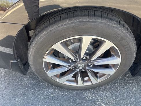 Used 2017 Nissan Altima 2.5 SV w/ Convenience Package image 9