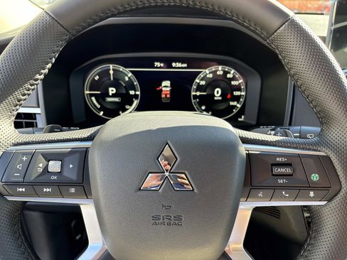 New 2025 Mitsubishi Outlander 4WD Plug-In Hybrid image 18