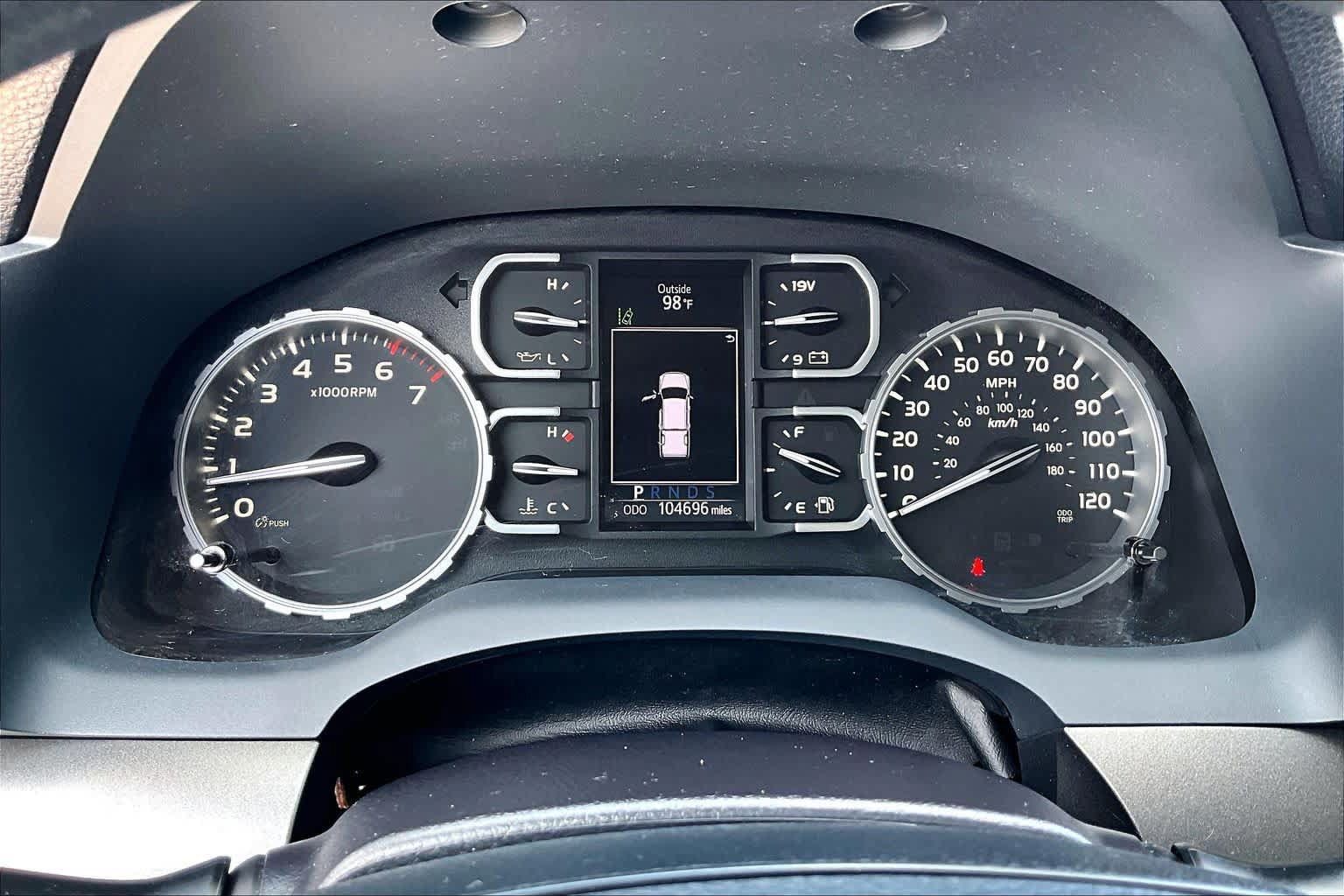 Used 2018 Toyota Tundra SR5 w/ SR5 Upgrade Package RWD image 26