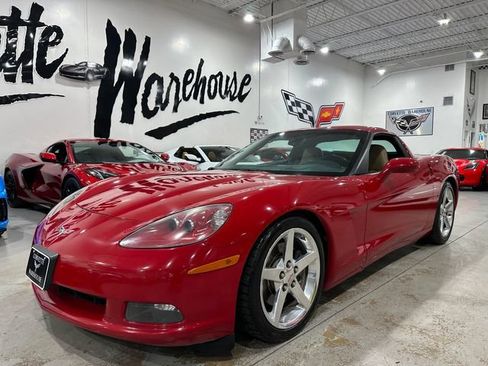 Used 2005 Chevrolet Corvette Coupe w/ Preferred Equipment Group RWD image 24
