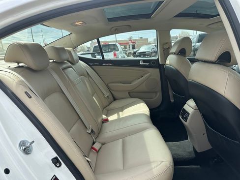 Used 2014 Kia Cadenza Premium w/ Luxury Package FWD image 15