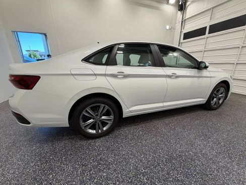 Used 2023 Volkswagen Jetta SE FWD image 8