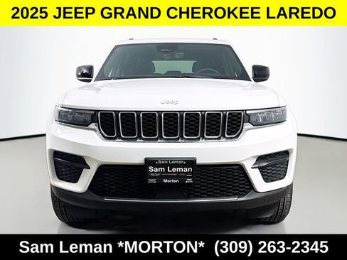New 2025 Jeep Grand Cherokee Laredo image 2