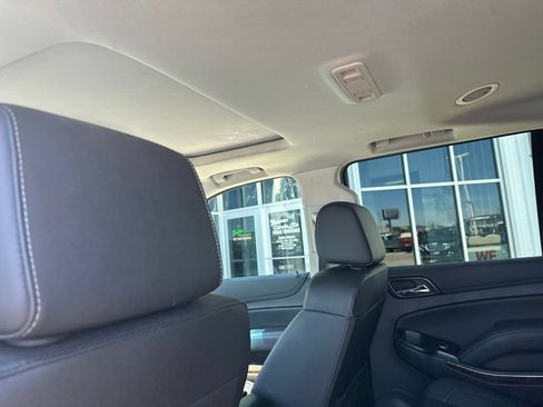 Used 2020 Chevrolet Suburban LT AWD/4WD image 33
