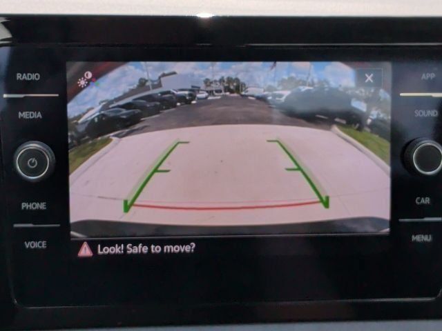 Used 2025 Volkswagen Jetta SE FWD image 22