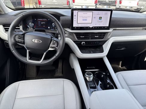 Used 2025 Ford Explorer Platinum w/ LUX Leather Package image 21