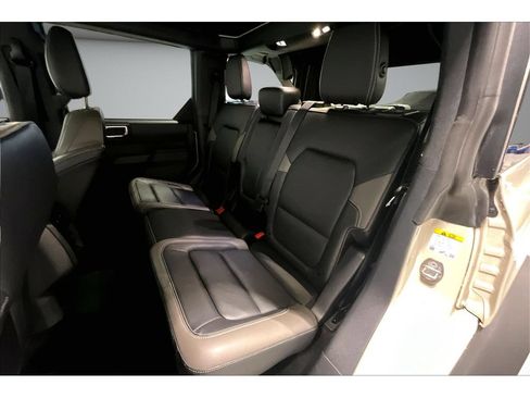 Used 2025 Ford Bronco Outer Banks AWD/4WD image 12