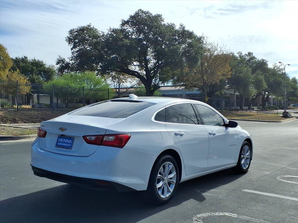 Used 2025 Chevrolet Malibu LT FWD image 5