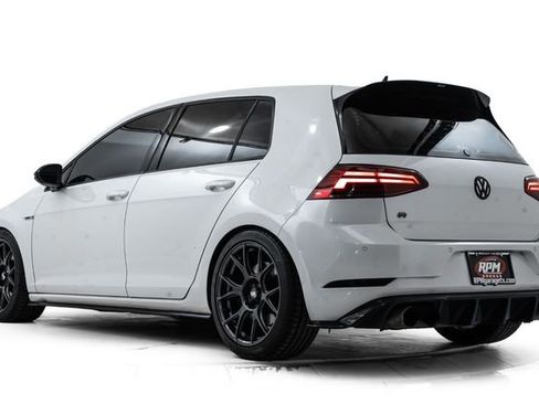 Used 2019 Volkswagen Golf R 4-Door image 8