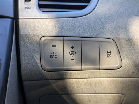 Used 2016 Hyundai Elantra SE w/ Option Group 02 image 21