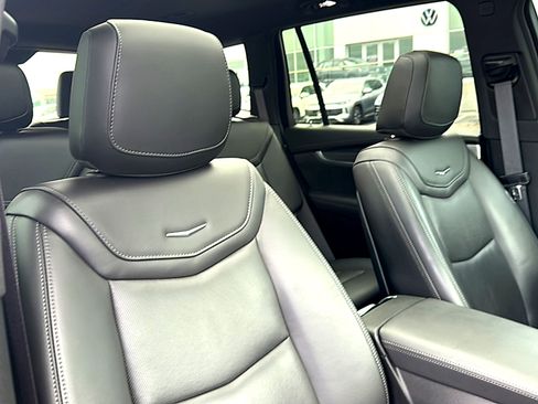 Used 2024 Cadillac XT6 Sport w/ LPO, Floor Liner Package AWD/4WD image 25