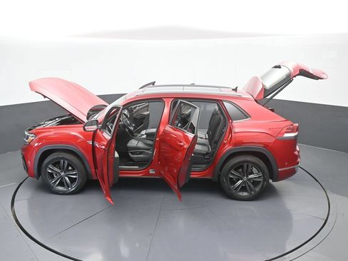 Used 2021 Volkswagen Atlas Cross Sport SE w/ Panoramic Sunroof Package FWD image 68