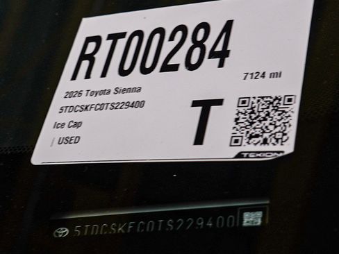 Certified 2026 Toyota Sienna XLE Woodland Edition AWD/4WD image 31