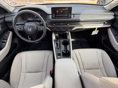 Used 2025 Honda Accord SE image 13