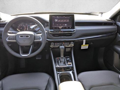 New 2026 Jeep Compass Latitude image 14