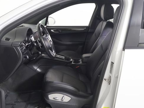 Used 2023 Porsche Macan AWD/4WD image 27