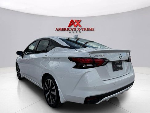 Used 2021 Nissan Versa SR image 3