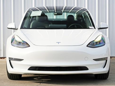 Used 2021 Tesla Model 3 Standard Range Plus image 7