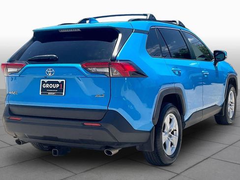 Used 2020 Toyota RAV4 XLE w/ Convenience Package FWD image 13
