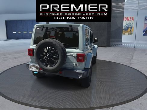 Used 2024 Jeep Wrangler Unlimited Sahara AWD/4WD image 7
