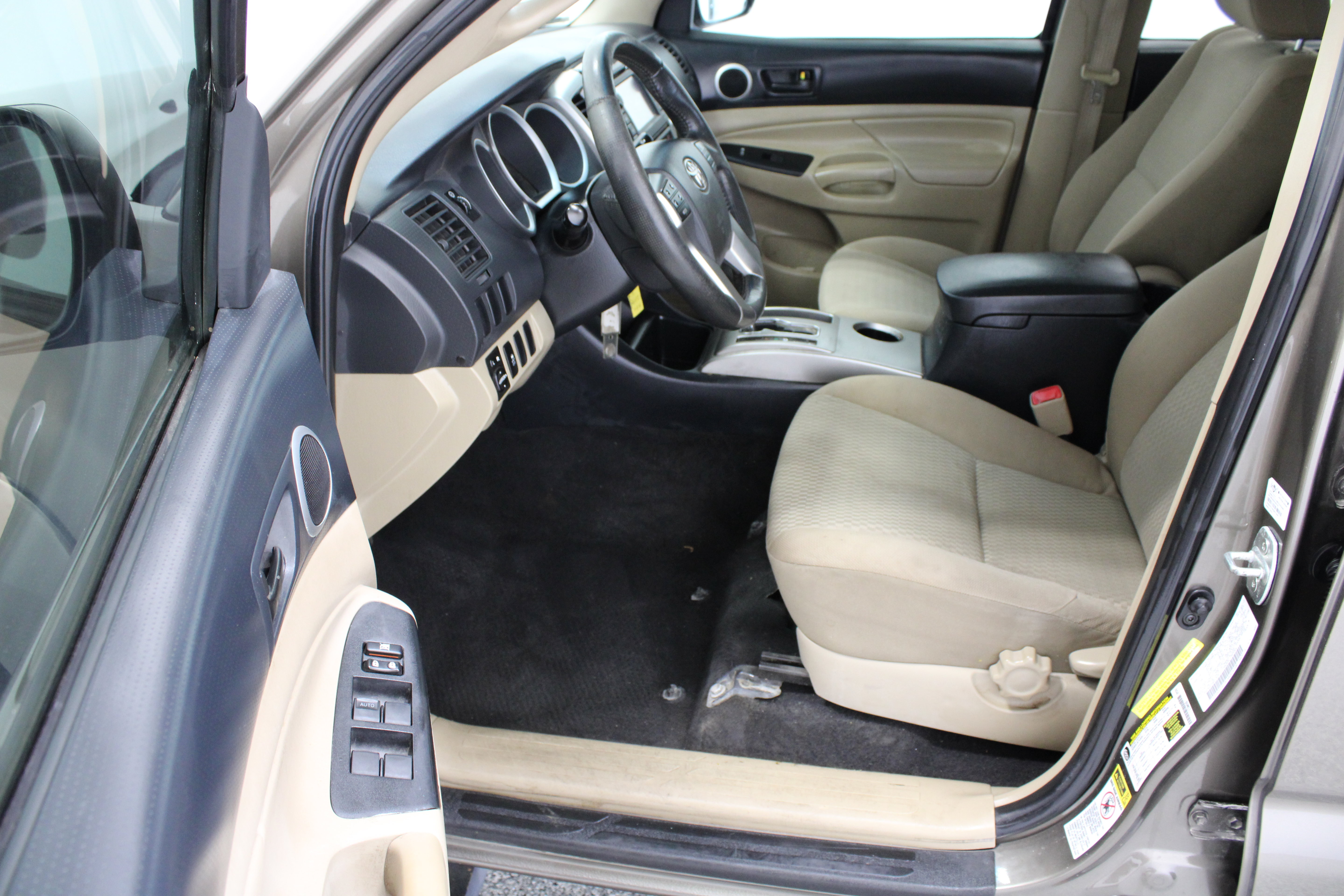 Used 2013 Toyota Tacoma PreRunner w/ SR5 Pkg RWD image 15