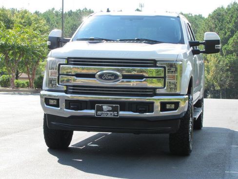 Used 2019 Ford F250 Lariat w/ Lariat Value Package image 8