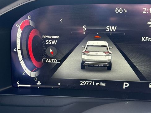 Used 2021 Nissan Rogue Platinum image 17