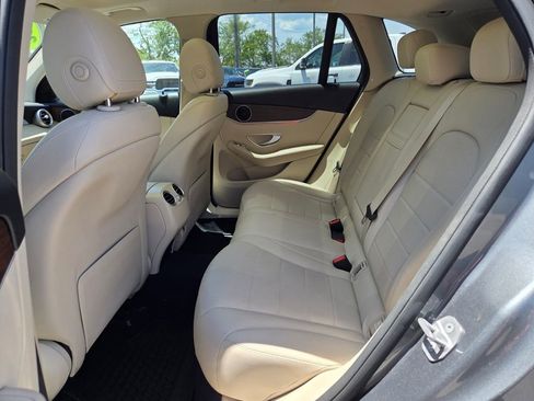 Used 2021 Mercedes-Benz GLC 300 4MATIC image 15