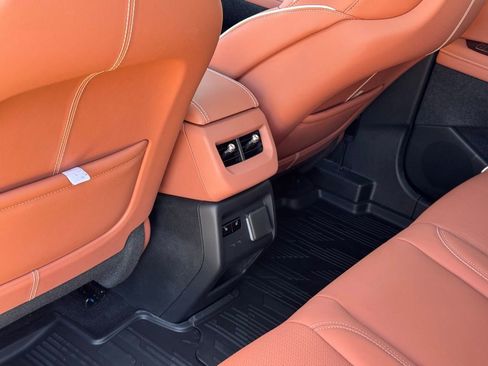 New 2026 Cadillac Optiq Luxury 2 image 23