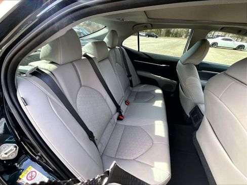 Used 2019 Toyota Camry XSE w/ Navigation Package image 17