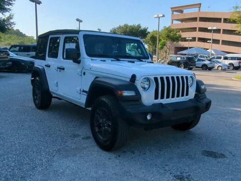 Used 2024 Jeep Wrangler Unlimited Sport AWD/4WD image 3