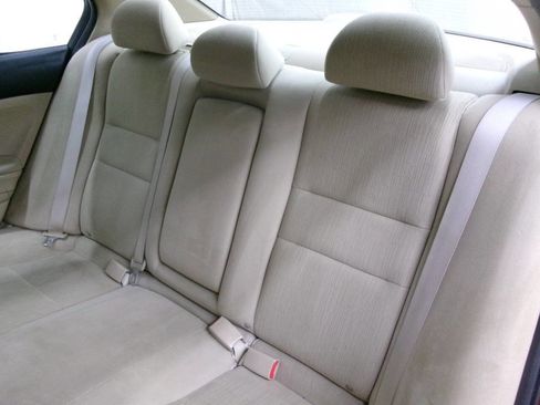 Used 2011 Honda Accord LX image 17