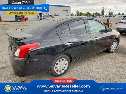 Used 2015 Nissan Versa SV w/ SV Tech Package FWD image 4