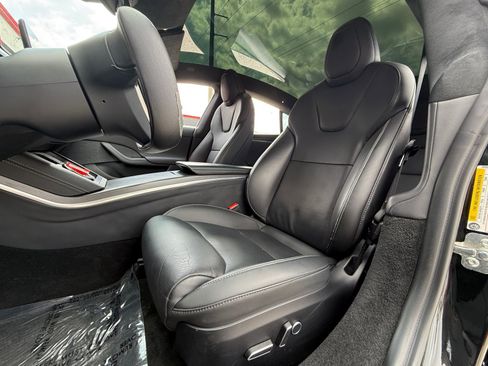 Used 2022 Tesla Model S Plaid image 10