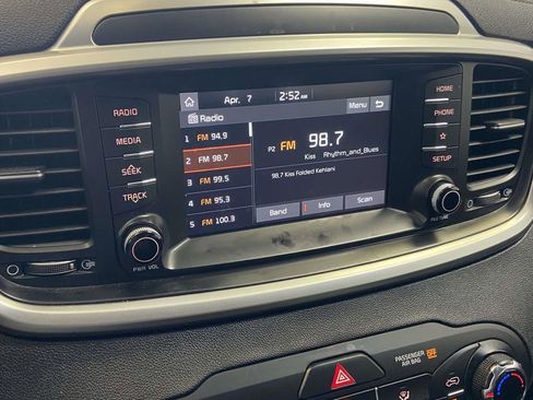 Used 2020 Kia Sorento FWD V6 image 24