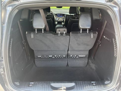 Used 2022 Chrysler Pacifica Limited w/ S Appearance Package FWD image 18